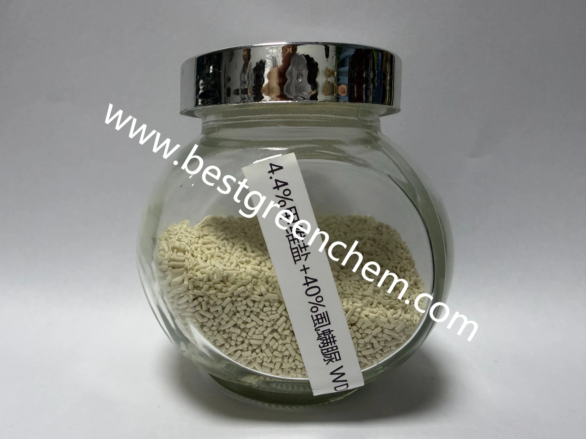Avitamin salt and lice mite urea 1